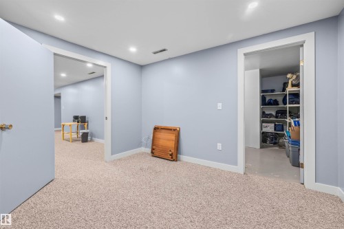 10534 163 Street Nw, Edmonton, AB - Indoor
