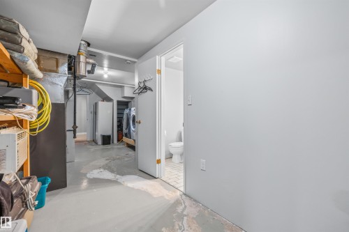 10534 163 Street Nw, Edmonton, AB - Indoor Photo Showing Other Room