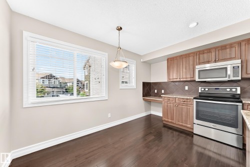 5321 3 Avenue Sw, Edmonton, AB - Indoor Photo Showing Kitchen