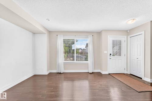 5321 3 Avenue Sw, Edmonton, AB - Indoor Photo Showing Other Room