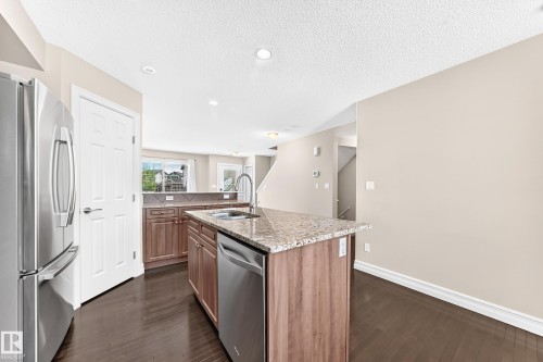 5321 3 Avenue Sw, Edmonton, AB - Indoor Photo Showing Kitchen