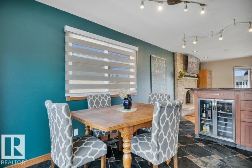 6960 21 Avenue Nw, Edmonton, AB - Indoor Photo Showing Dining Room