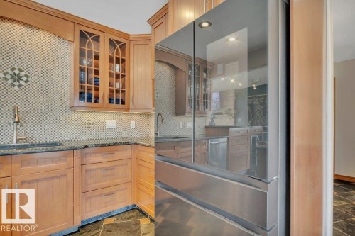 6960 21 Avenue Nw, Edmonton, AB - Indoor Photo Showing Kitchen