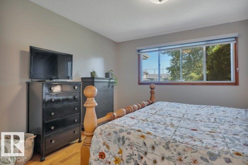 6960 21 Avenue Nw, Edmonton, AB - Indoor Photo Showing Bedroom