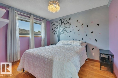 6960 21 Avenue Nw, Edmonton, AB - Indoor Photo Showing Bedroom