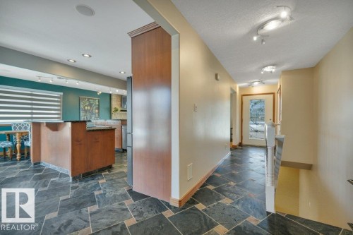 6960 21 Avenue Nw, Edmonton, AB - Indoor Photo Showing Other Room