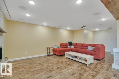 6960 21 Avenue Nw, Edmonton, AB - Indoor