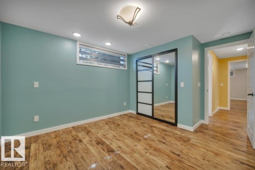 6960 21 Avenue Nw, Edmonton, AB - Indoor Photo Showing Other Room