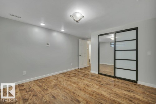 6960 21 Avenue Nw, Edmonton, AB - Indoor Photo Showing Other Room