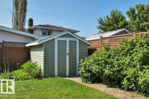 6960 21 Avenue Nw, Edmonton, AB - Outdoor