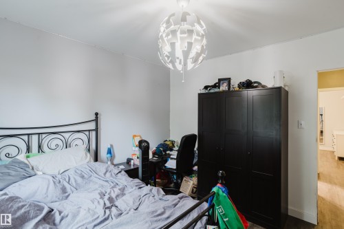 10623 76 Avenue Nw, Edmonton, AB - Indoor Photo Showing Bedroom