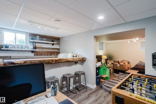 10623 76 Avenue Nw, Edmonton, AB - Indoor