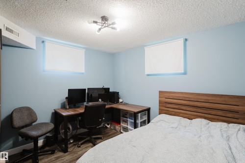 10623 76 Avenue Nw, Edmonton, AB - Indoor Photo Showing Bedroom