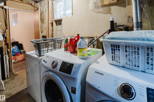 10623 76 Avenue Nw, Edmonton, AB - Indoor Photo Showing Laundry Room