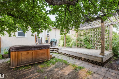 10623 76 Avenue Nw, Edmonton, AB - Outdoor