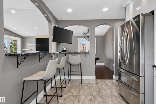 3911 67 Street Nw, Edmonton, AB - Indoor