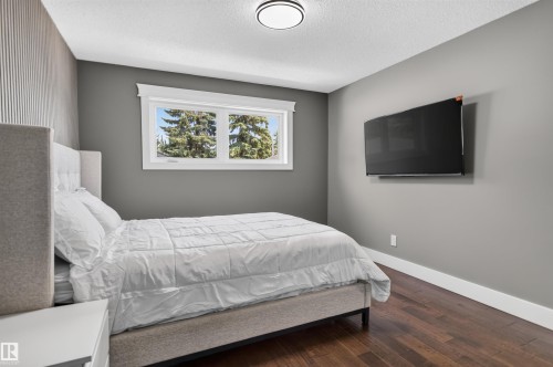 3911 67 Street Nw, Edmonton, AB - Indoor Photo Showing Bedroom
