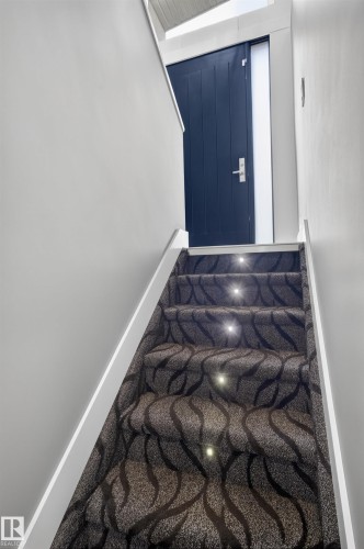 3911 67 Street Nw, Edmonton, AB - Indoor Photo Showing Other Room