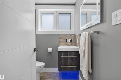 3911 67 Street Nw, Edmonton, AB - Indoor Photo Showing Bathroom