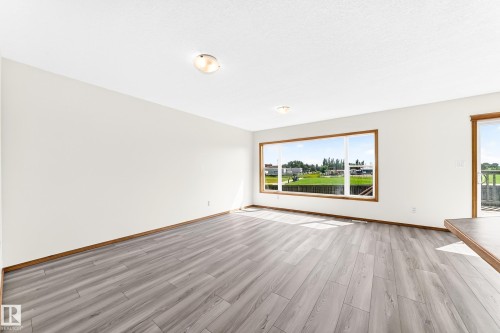 686 Kananaskis Drive, Devon, AB - Indoor Photo Showing Other Room