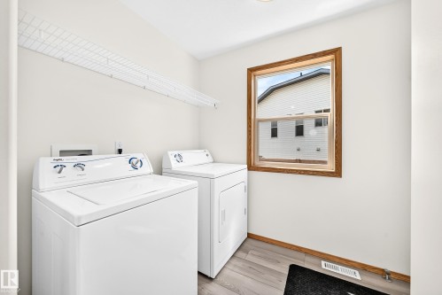 686 Kananaskis Drive, Devon, AB - Indoor Photo Showing Laundry Room