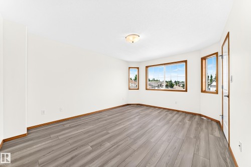 686 Kananaskis Drive, Devon, AB - Indoor Photo Showing Other Room