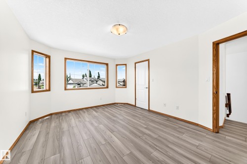 686 Kananaskis Drive, Devon, AB - Indoor Photo Showing Other Room