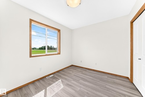 686 Kananaskis Drive, Devon, AB - Indoor Photo Showing Other Room