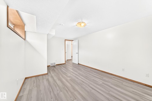 686 Kananaskis Drive, Devon, AB - Indoor Photo Showing Other Room