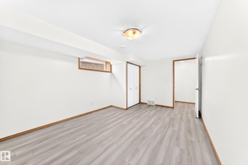 686 Kananaskis Drive, Devon, AB - Indoor Photo Showing Other Room