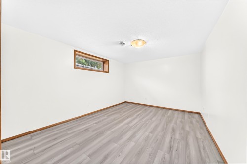 686 Kananaskis Drive, Devon, AB - Indoor Photo Showing Other Room
