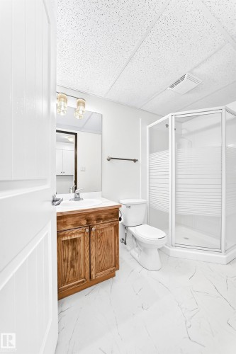 686 Kananaskis Drive, Devon, AB - Indoor Photo Showing Bathroom