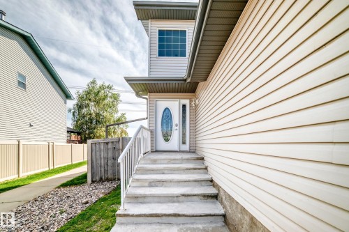 686 Kananaskis Drive, Devon, AB - Outdoor With Exterior