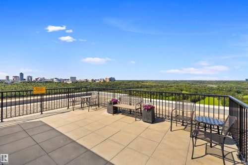 #705 9816 112 St Nw, Edmonton, AB - Outdoor