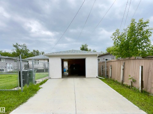 12914 68 Street Nw, Edmonton, AB - Outdoor