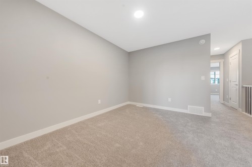 7122 52 Ave Beaumont, Beaumont, AB - Indoor Photo Showing Other Room