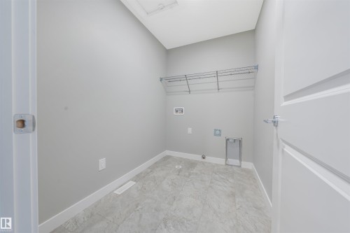 7122 52 Ave Beaumont, Beaumont, AB - Indoor Photo Showing Other Room