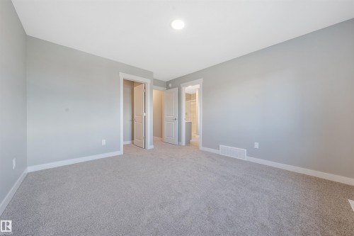 7122 52 Ave Beaumont, Beaumont, AB - Indoor Photo Showing Other Room