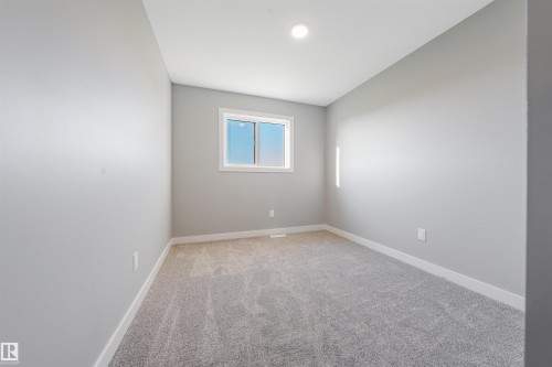 7122 52 Ave Beaumont, Beaumont, AB - Indoor Photo Showing Other Room