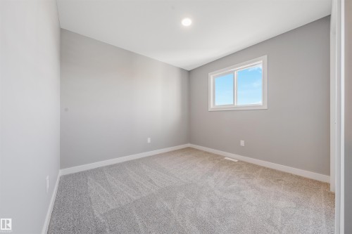 7122 52 Ave Beaumont, Beaumont, AB - Indoor Photo Showing Other Room