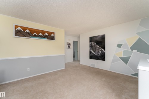 2216 134 Avenue Nw, Edmonton, AB - Indoor Photo Showing Other Room