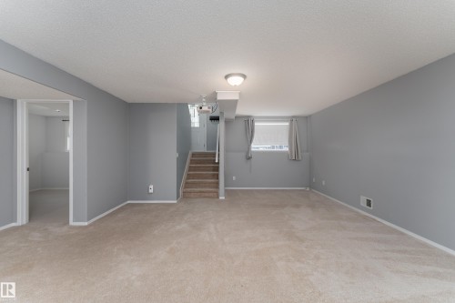 2216 134 Avenue Nw, Edmonton, AB - Indoor Photo Showing Other Room