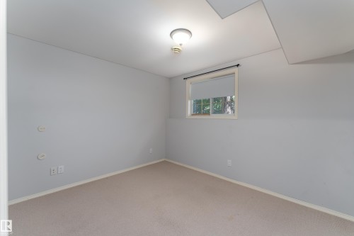 2216 134 Avenue Nw, Edmonton, AB - Indoor Photo Showing Other Room