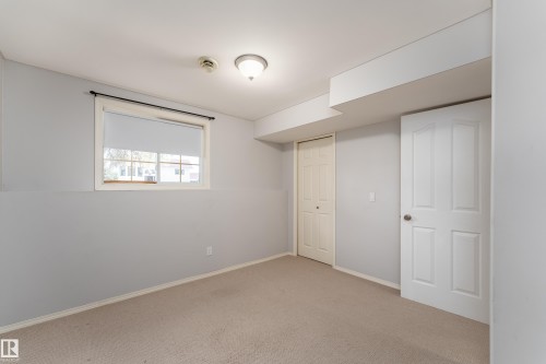 2216 134 Avenue Nw, Edmonton, AB - Indoor Photo Showing Other Room