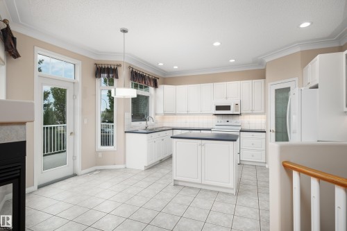 434 Tory Point(E) Nw, Edmonton, AB - Indoor Photo Showing Kitchen