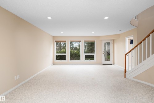 434 Tory Point(E) Nw, Edmonton, AB - Indoor Photo Showing Other Room