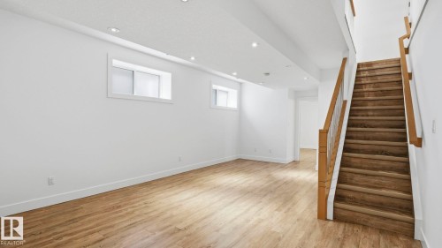 10964 123 Street Nw, Edmonton, AB - Indoor Photo Showing Other Room
