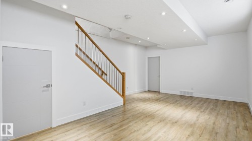 10964 123 Street Nw, Edmonton, AB - Indoor Photo Showing Other Room