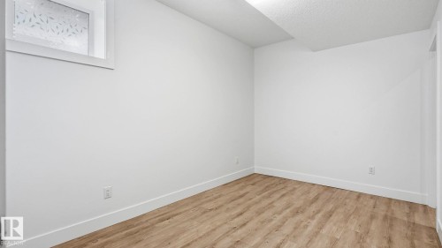 10964 123 Street Nw, Edmonton, AB - Indoor Photo Showing Other Room