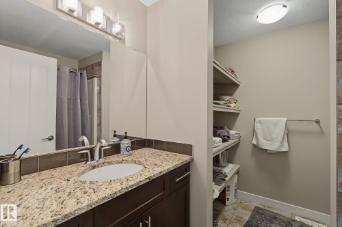 8005 223 Street Nw, Edmonton, AB - Indoor Photo Showing Bathroom